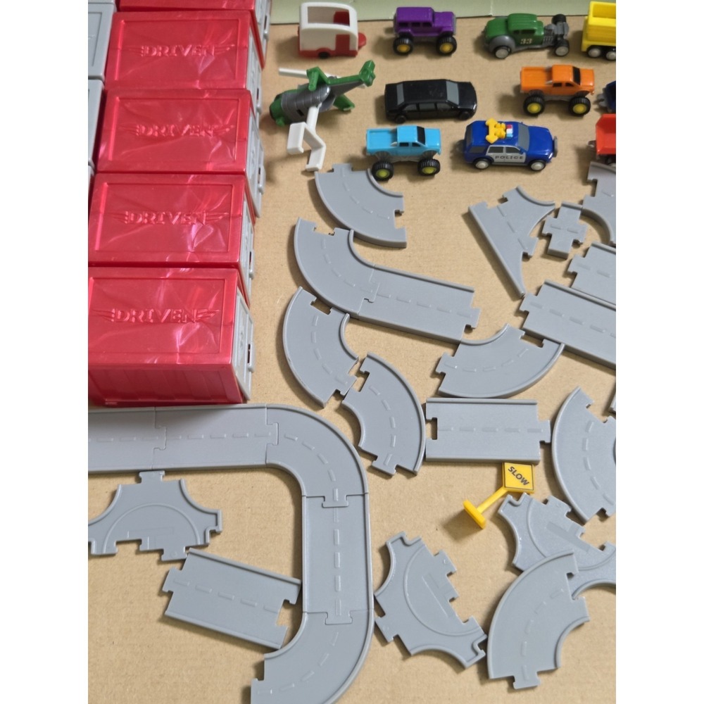 DRIVEN by BATTAT Pocket Series Mini Micro Lot of 11 Vehicles Track Garages - Picture 6 of 7